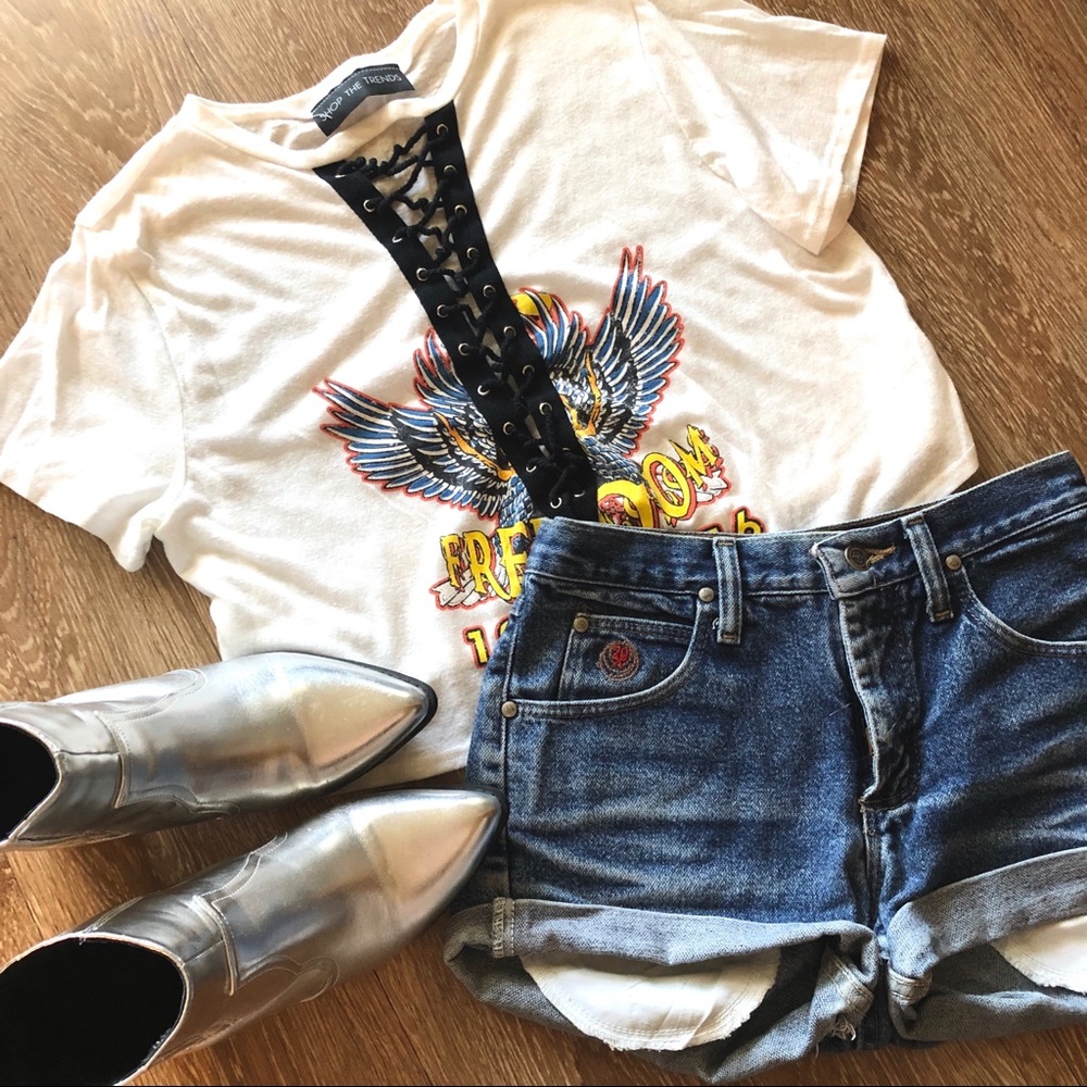 Lace-up Graphic Tee